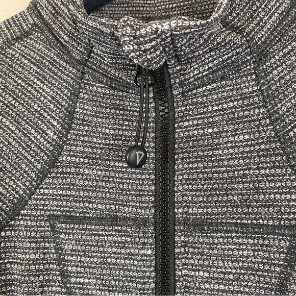 Ivivva by Lululemon Perfect Your Practice Jacket in Coco Pique Black White - Picture 3 of 7